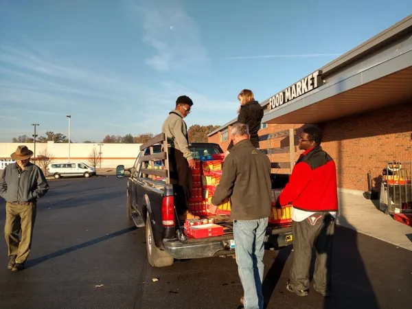Volunteers helping at the pantry